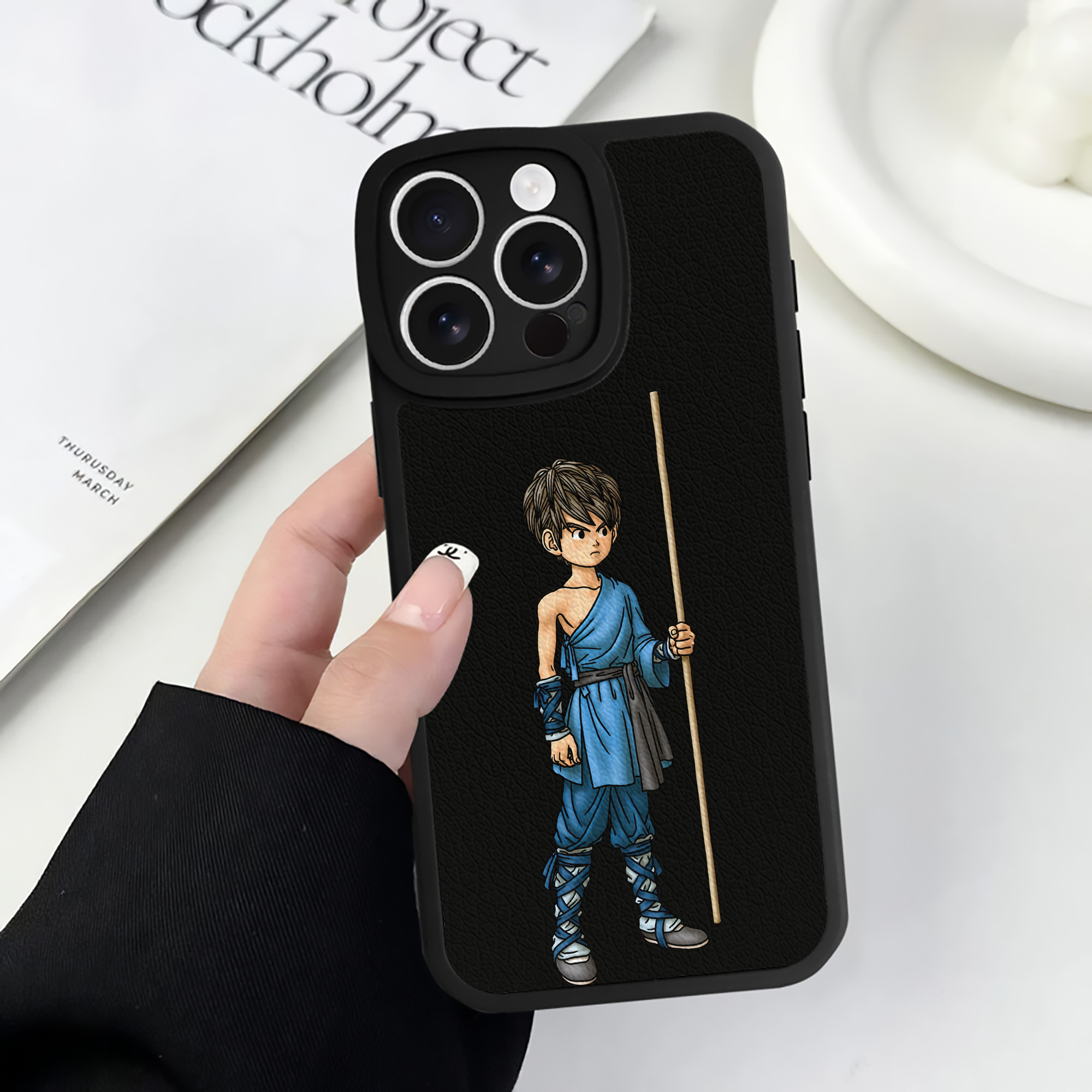 （画像用） ドラゴンクエスト Doragon Kuesuto Dragon Quest 【iPhone 16シリーズ対応】シリコンスマホケース（レザー調） 材質：シリコン